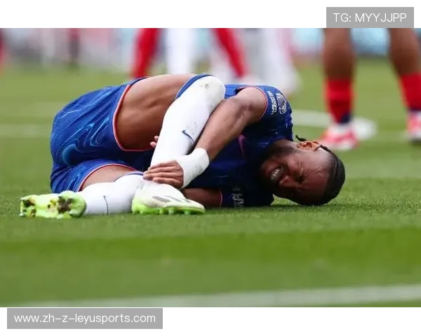 切尔西恩昆库反击中冷静射门